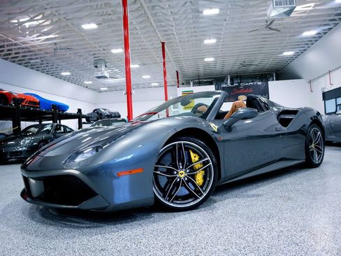 Used 2017 Ferrari 488 Spider RWD image 4