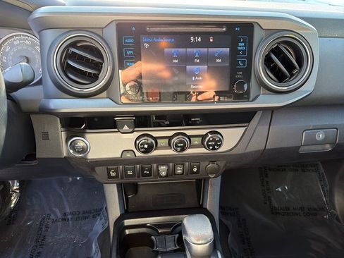 Used 2018 Toyota Tacoma TRD Sport w/ Technology Package RWD image 25