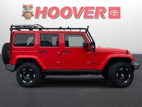 Used 2017 Jeep Wrangler Unlimited Rubicon w/ Connectivity Group image 2