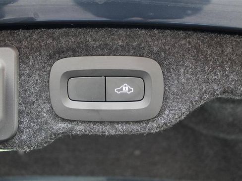 Used 2021 Volvo S60 T5 Momentum FWD image 27
