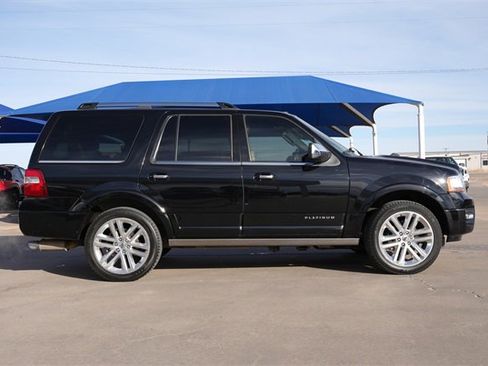 Used 2017 Ford Expedition Platinum image 3