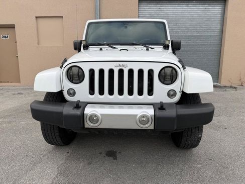 Used 2014 Jeep Wrangler Unlimited Sahara AWD/4WD image 6