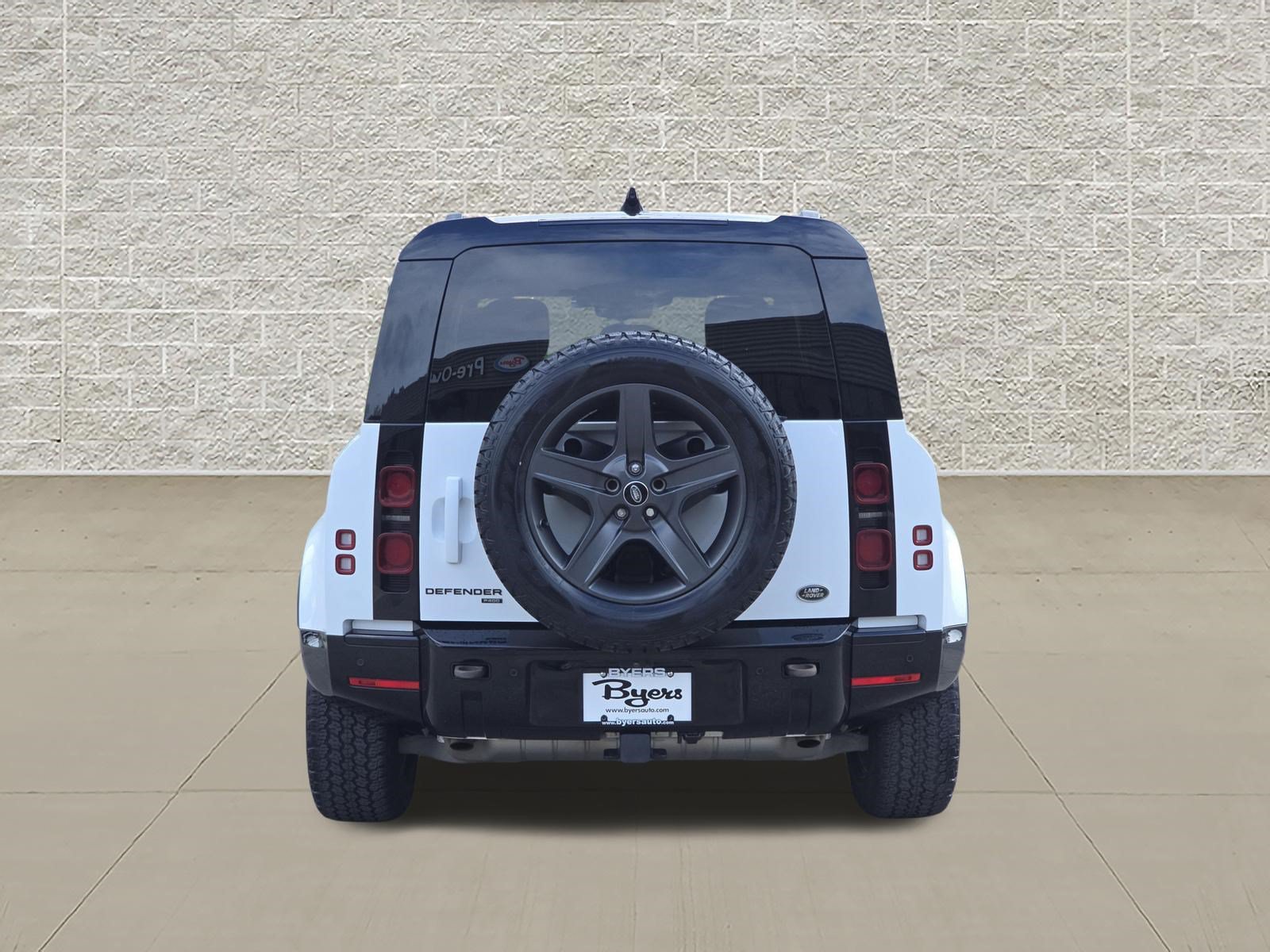Used 2022 Land Rover Defender 110 X-Dynamic HSE AWD/4WD image 6