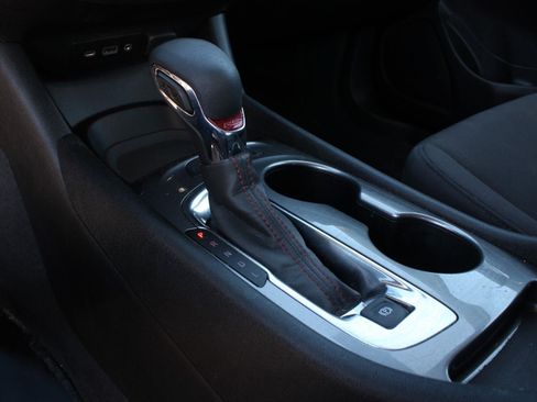 Used 2025 Chevrolet Malibu RS FWD image 15