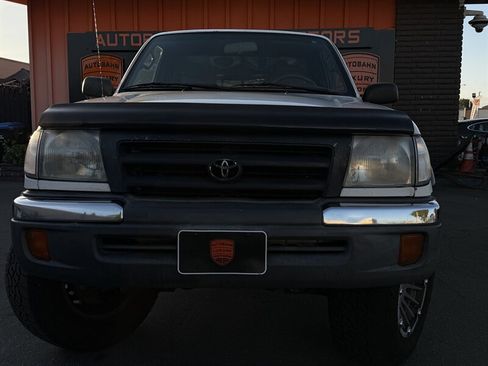 Used 1999 Toyota Tacoma 4x4 Regular Cab image 2