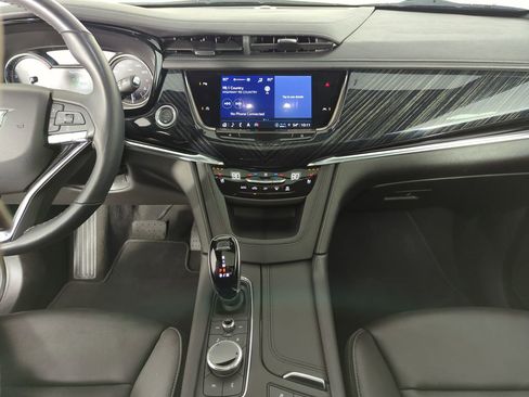Used 2025 Cadillac XT6 Premium Luxury AWD/4WD image 24