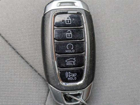 Used 2023 Hyundai Elantra SEL FWD image 27