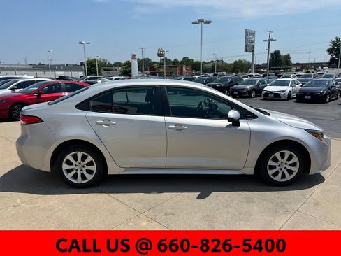 Used 2025 Toyota Corolla LE FWD image 5