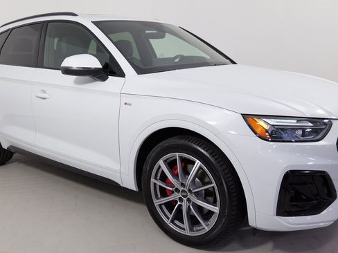 Used 2024 Audi Q5 e Premium Plus w/ Premium Plus Package image 21