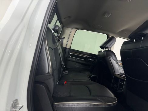 Used 2024 RAM 2500 Laramie AWD/4WD image 32