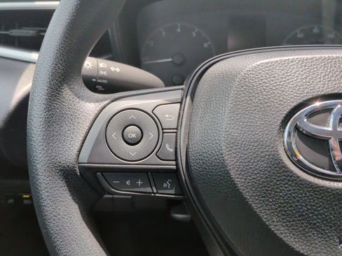 Used 2025 Toyota Corolla LE FWD image 13
