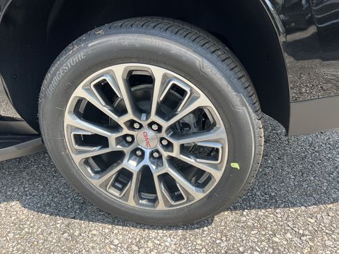 New 2026 GMC Yukon XL Denali AWD/4WD image 19
