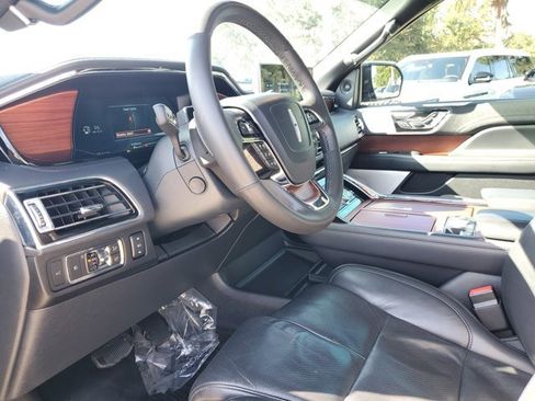 Used 2022 Lincoln Navigator Reserve image 23