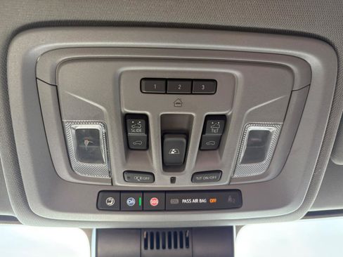 Used 2022 GMC Sierra 1500 Denali w/ Denali Reserve Package image 39