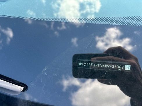 Used 2024 Toyota RAV4 LE AWD/4WD image 12