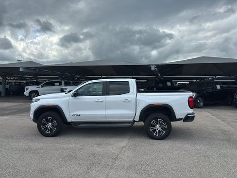 New 2025 GMC Canyon AT4 w/ LPO, Off Road Lift Package AWD/4WD image 9
