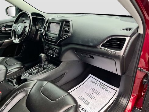 Used 2021 Jeep Cherokee Latitude Plus w/ Sun & Sound Group image 27