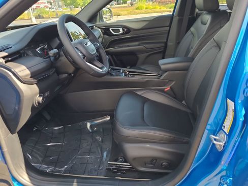 New 2025 Jeep Compass Limited w/ Sun & Sound Group image 19