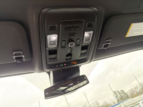 Used 2024 Chevrolet Suburban RST w/ Luxury Package image 29