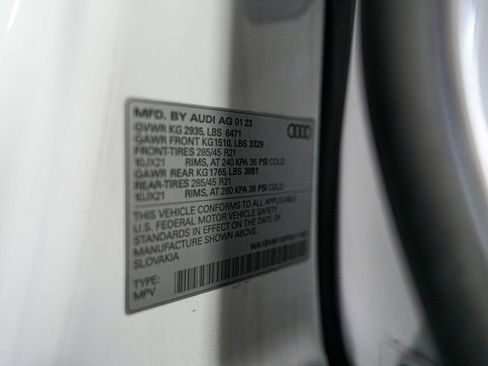 Used 2023 Audi Q8 Premium Plus w/ Premium Plus Package AWD/4WD image 15