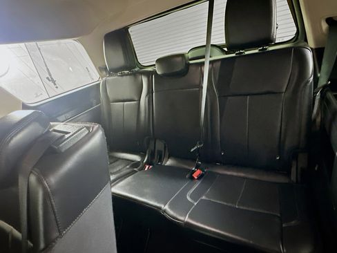 Used 2024 Ford Expedition XLT image 29