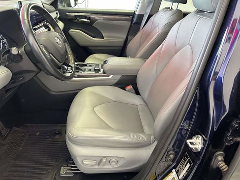 Certified 2021 Toyota Highlander Limited AWD/4WD image 18