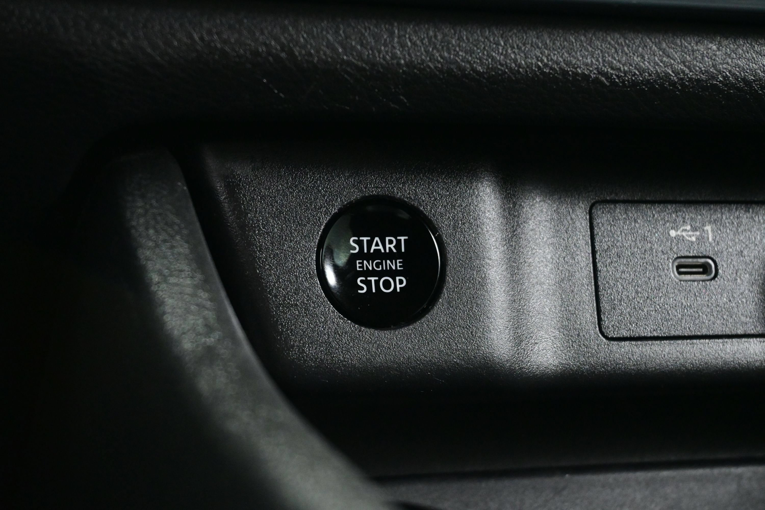 Used 2024 Nissan Rogue SV FWD image 21