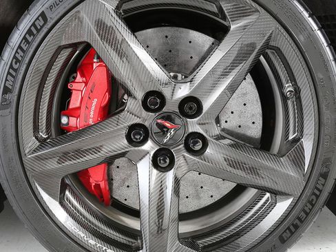 Used 2024 Chevrolet Corvette Z06 w/ Stealth Interior Trim Package RWD image 6