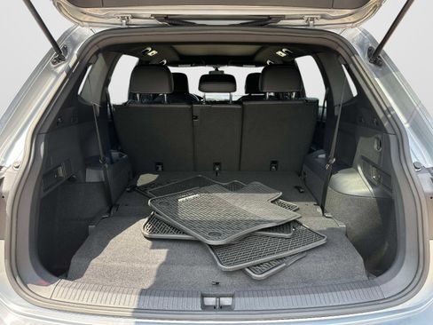 Used 2021 Volkswagen Tiguan SE R-Line w/ 3rd Row Seat Package AWD/4WD image 12