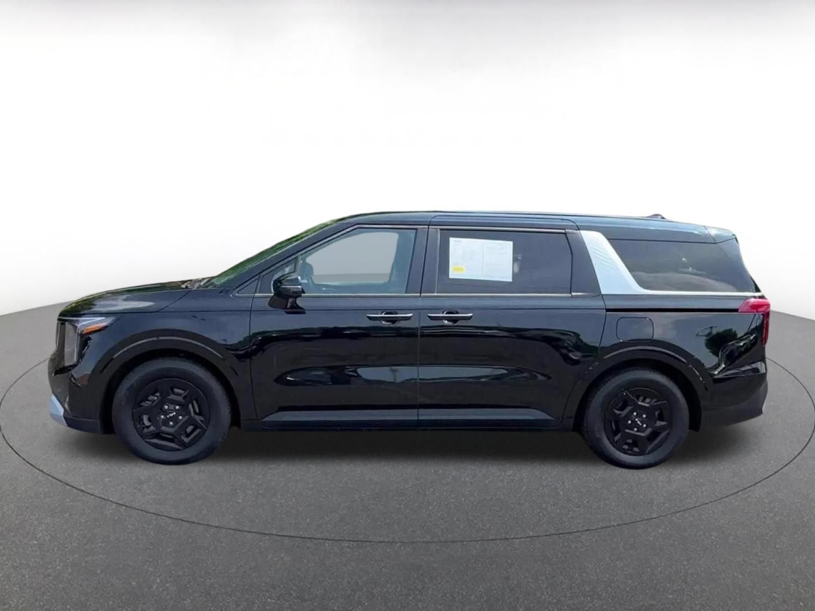 Used 2026 Kia Carnival FWD image 8