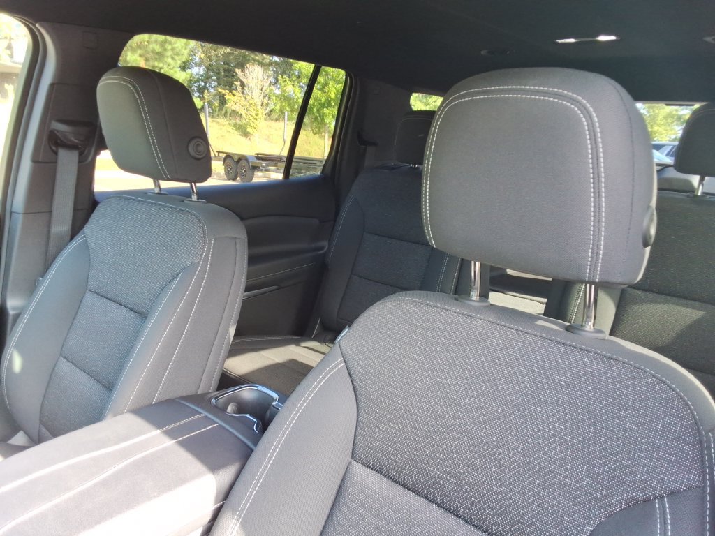 Certified 2026 Chevrolet Traverse LT w/ Driver Confidence Package FWD image 23
