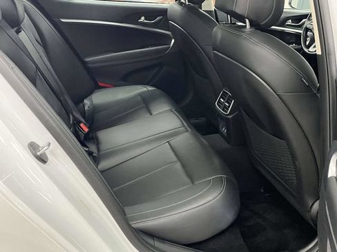 Used 2025 Genesis G70 2.5T AWD/4WD image 24