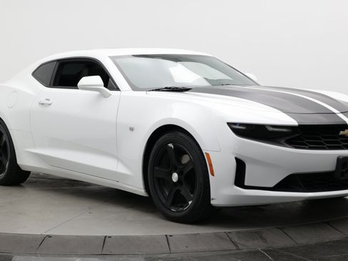 Used 2019 Chevrolet Camaro LT RWD image 3