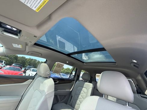Used 2026 Volkswagen Atlas SE AWD/4WD image 6