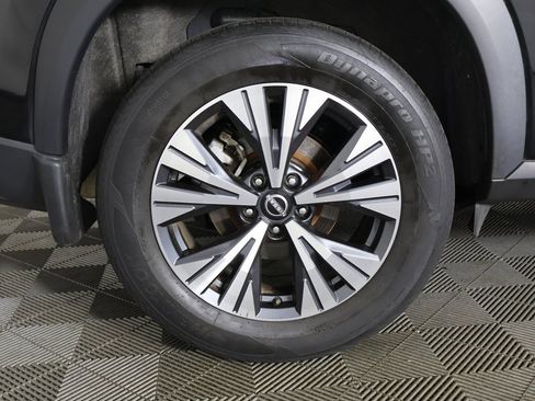 Used 2023 Nissan Rogue SV image 18