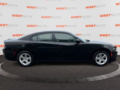Used 2021 Dodge Charger SXT w/ Leather Interior Group image 6