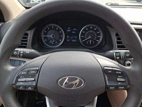Used 2019 Hyundai Elantra SE image 18