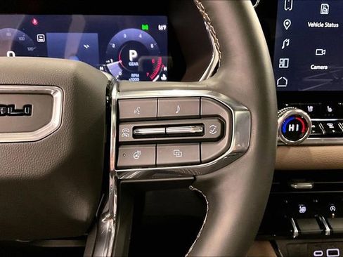 Used 2025 GMC Canyon Denali image 24