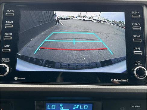 Used 2022 Toyota Tacoma TRD Off-Road w/ Technology Package image 18