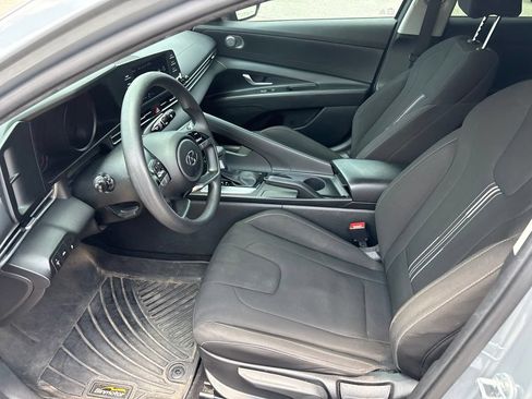 Used 2022 Hyundai Elantra SEL FWD image 16