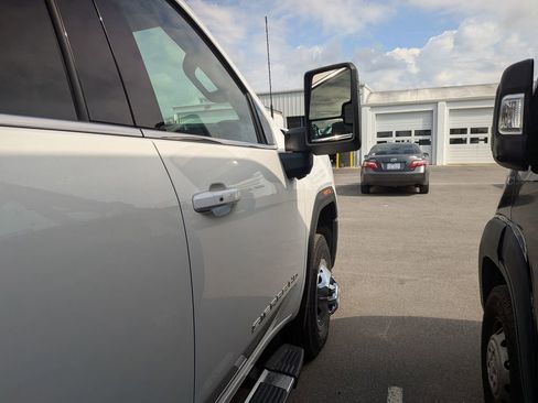 Certified 2025 GMC Sierra 3500 SLE w/ SLE Value Package AWD/4WD image 11