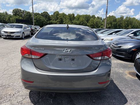 Used 2014 Hyundai Elantra SE FWD image 4