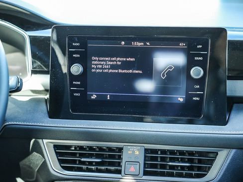 New 2026 Volkswagen Taos SE image 25