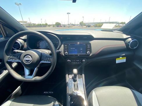 Used 2024 Nissan Kicks SR w/ SR Premium Package FWD image 10