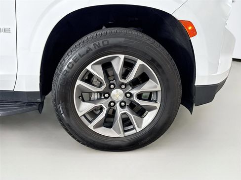 Used 2022 Chevrolet Tahoe LT w/ LT Signature Package RWD image 32