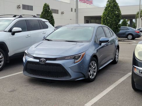 Used 2021 Toyota Corolla LE image 11