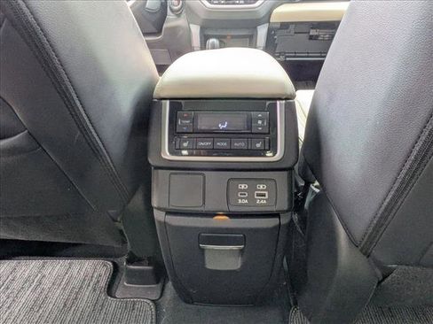 Used 2023 Subaru Ascent Limited w/ Technology Package image 12