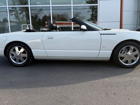 Used 2003 Ford Thunderbird image 23