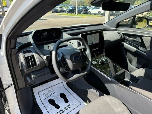 Used 2024 Subaru Solterra image 3