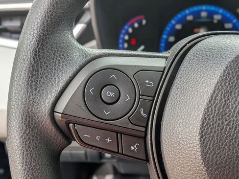 Used 2022 Toyota Corolla LE image 20